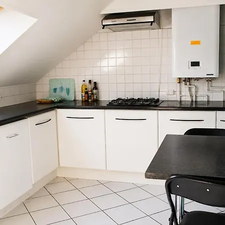 Chateau View - Air Conditioned - Downtown - Parking 아파트 *