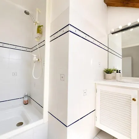 Chateau View - Air Conditioned - Downtown - Parking * Fontainebleau