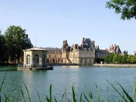 Chateau View - Air Conditioned - Downtown - Parking 아파트